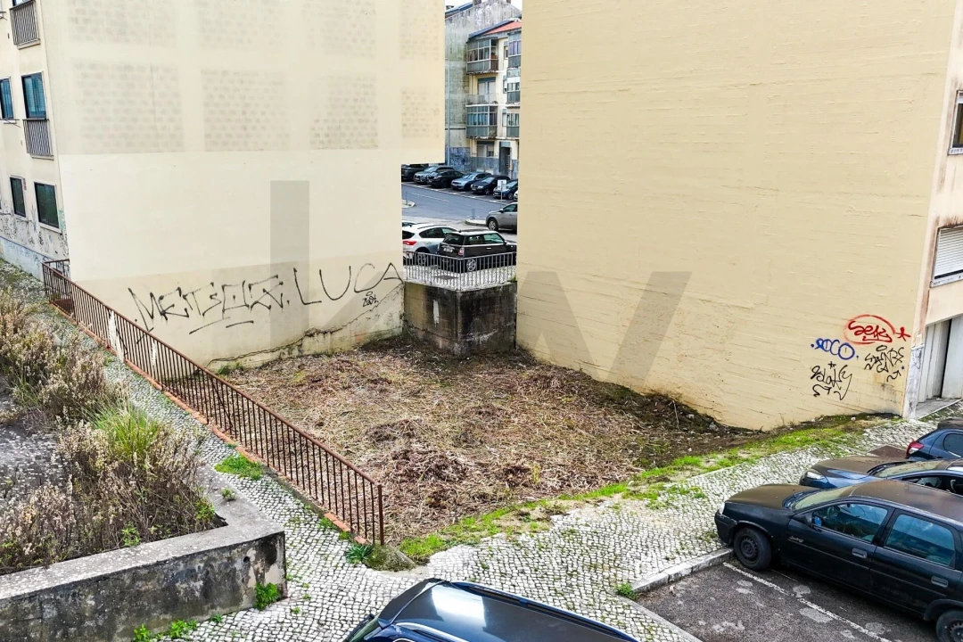 Terreno para Venda em Algueirão-Mem Martins Foto 3