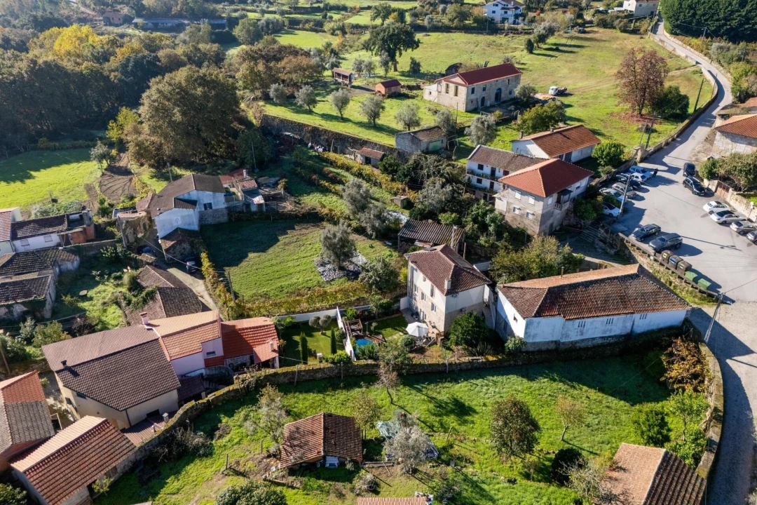 Moradia T3 para Venda em Fataunços e Figueiredo das Donas Foto 13