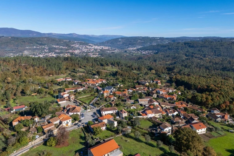 Moradia T3 para Venda em Fataunços e Figueiredo das Donas Foto 61