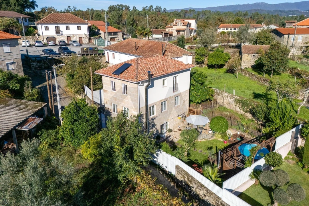 Moradia T3 para Venda em Fataunços e Figueiredo das Donas Foto 3