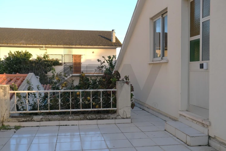 Moradia T2 para Venda em Quinta do Conde Foto 30