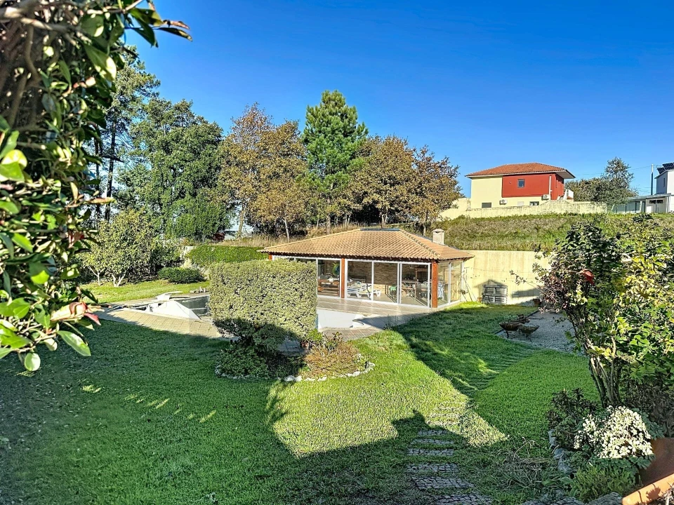 Moradia T3 para Venda em São Roque Foto 8