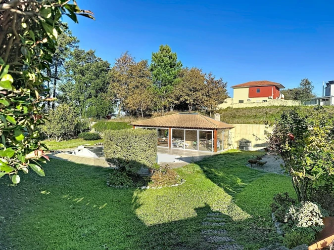 Moradia T3 para Venda em São Roque Foto 8