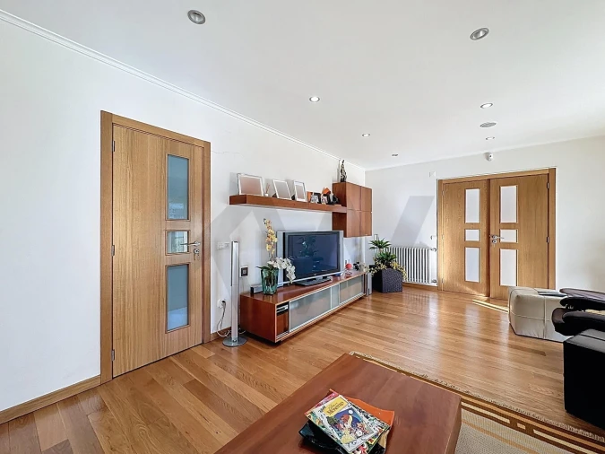 Moradia T3 para Venda em São Roque Foto 17