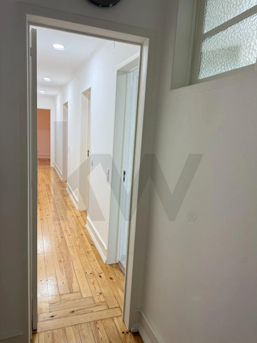 Apartamento T1 para Arrendamento em Avenidas Novas Foto 4
