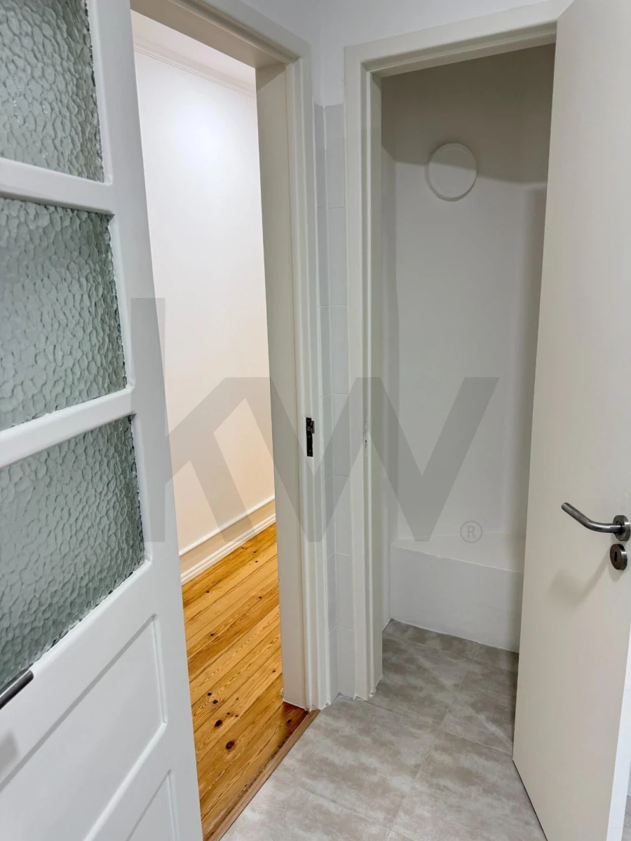 Apartamento T1 para Arrendamento em Avenidas Novas Foto 12