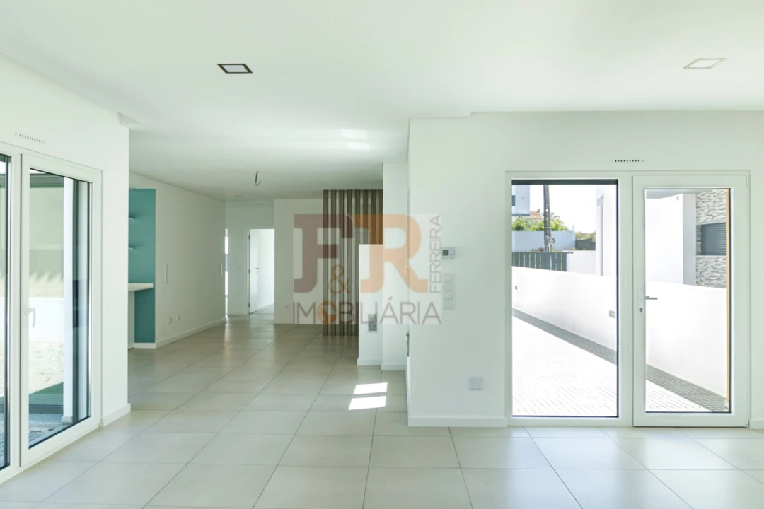 Moradia T3 para Venda em Fernao Ferro Foto 10