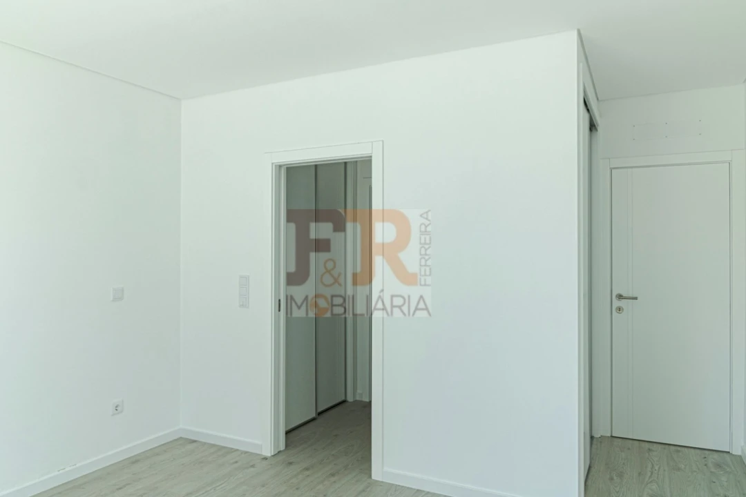 Moradia T3 para Venda em Fernao Ferro Foto 13