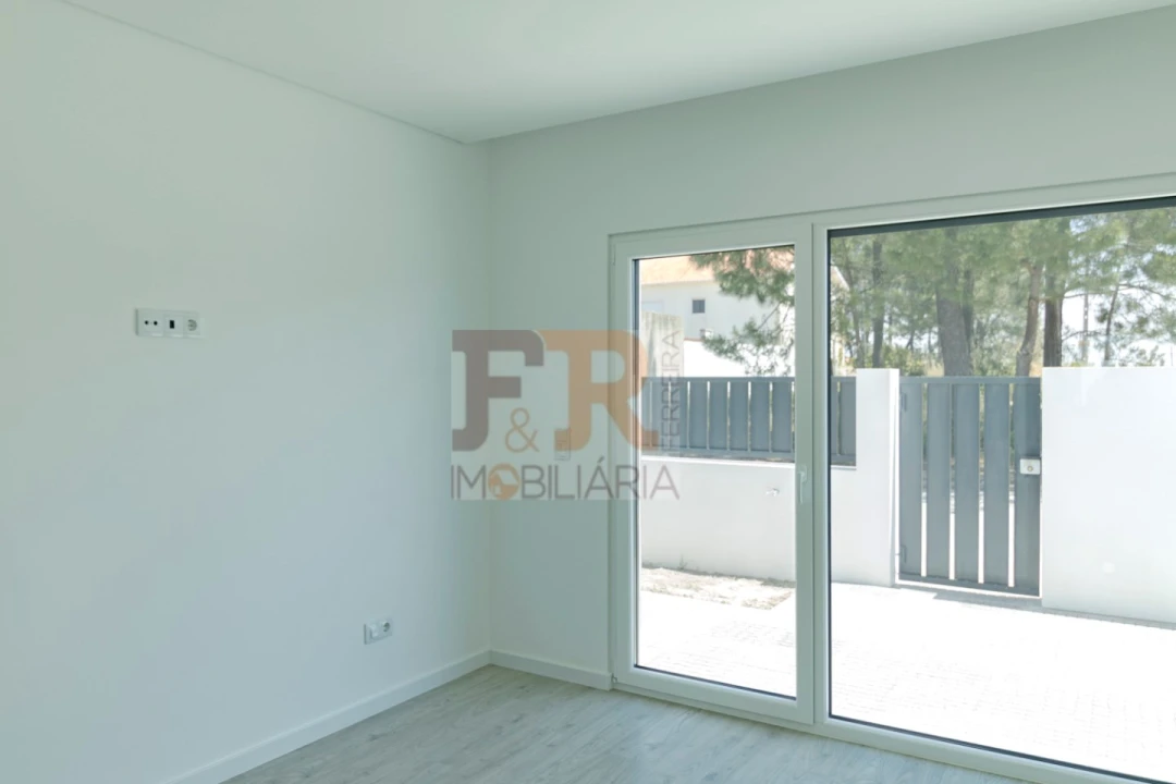 Moradia T3 para Venda em Fernao Ferro Foto 19