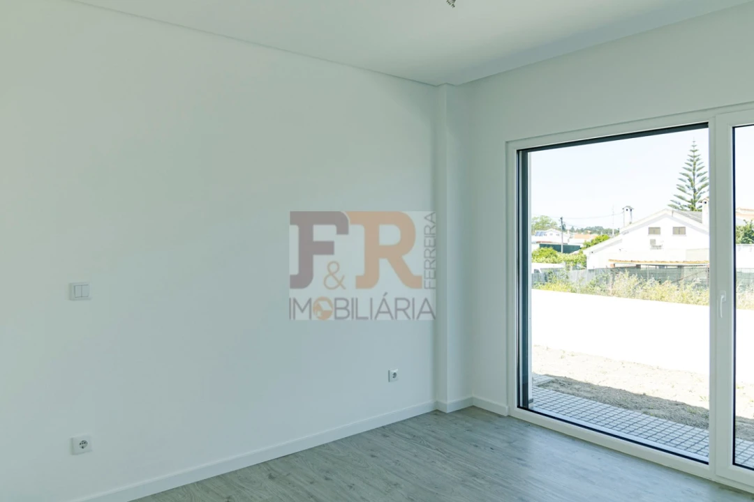 Moradia T3 para Venda em Fernao Ferro Foto 20