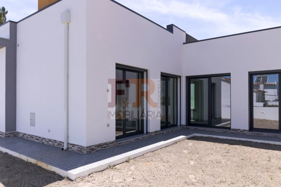 Moradia T3 para Venda em Fernao Ferro Foto 3