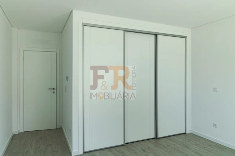 Moradia T3 para Venda em Fernao Ferro Foto 17