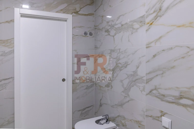 Moradia T3 para Venda em Fernao Ferro Foto 25