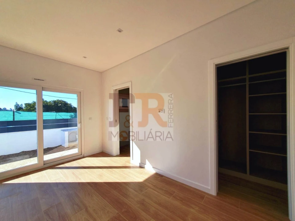 Moradia T3 para Venda em Fernao Ferro Foto 14