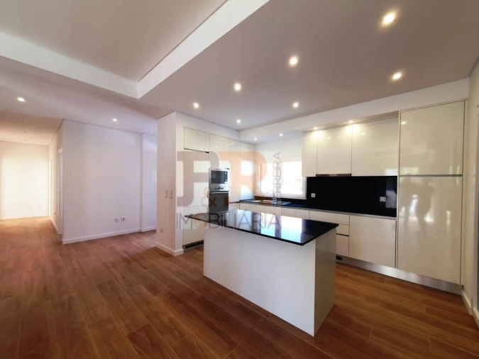 Moradia T3 para Venda em Fernao Ferro Foto 5