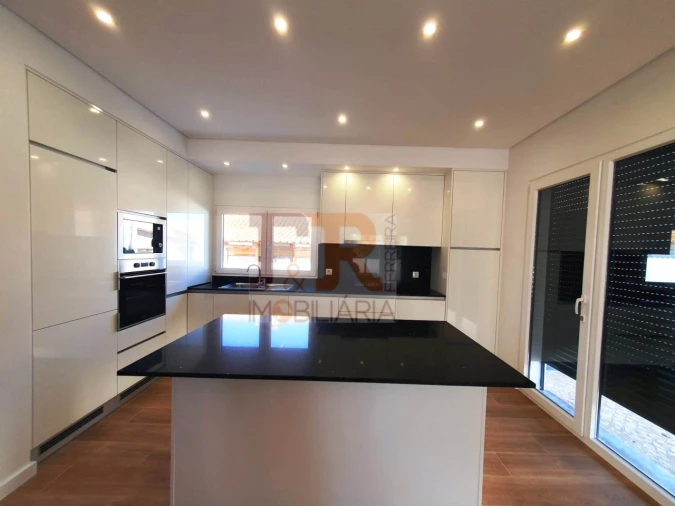 Moradia T3 para Venda em Fernao Ferro Foto 7