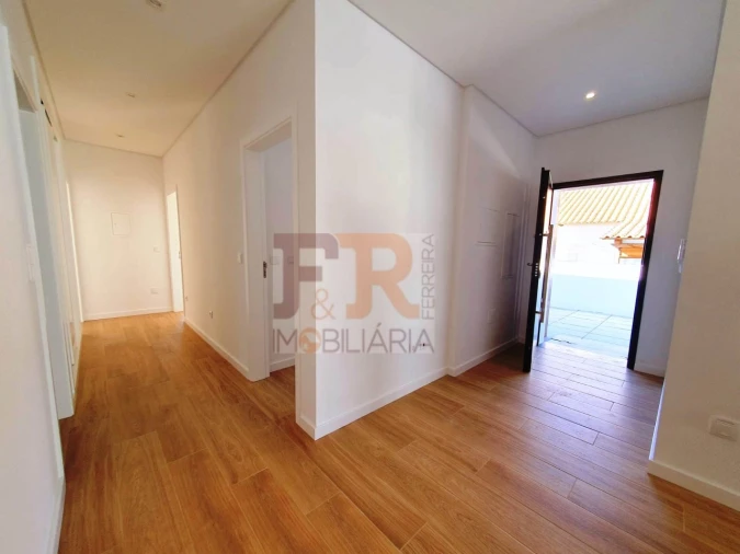 Moradia T3 para Venda em Fernao Ferro Foto 8