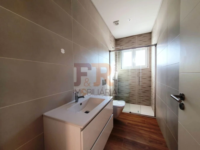 Moradia T3 para Venda em Fernao Ferro Foto 10