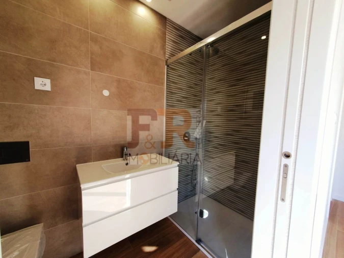 Moradia T3 para Venda em Fernao Ferro Foto 17