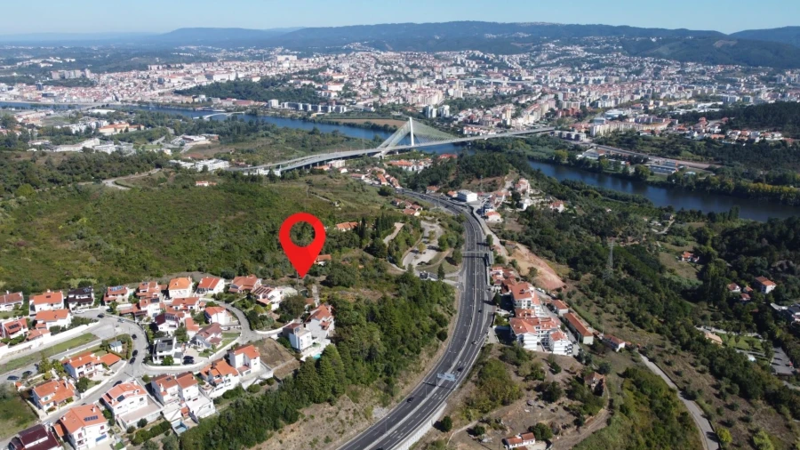 Terreno para Venda em Eiras e São Paulo de Frades