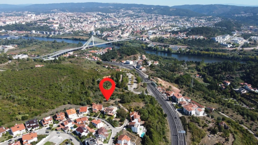 Terreno para Venda em Eiras e São Paulo de Frades Foto 2