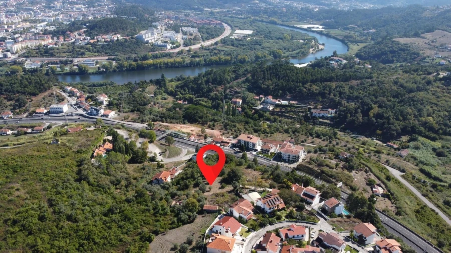 Terreno para Venda em Eiras e São Paulo de Frades Foto 3