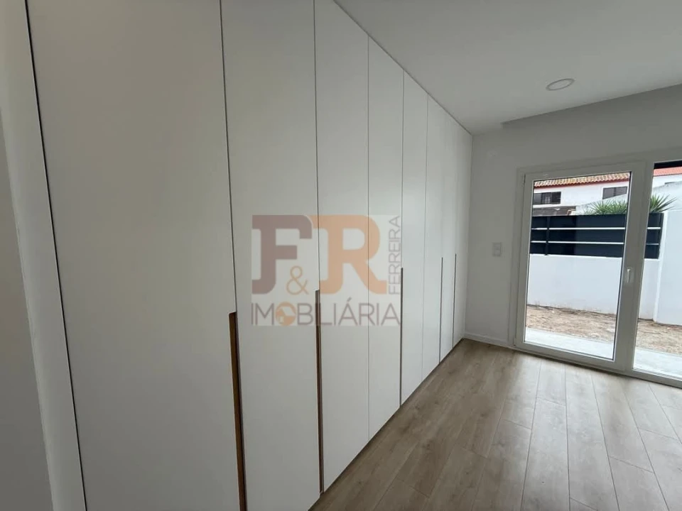 Moradia T3 para Venda em Fernao Ferro Foto 11