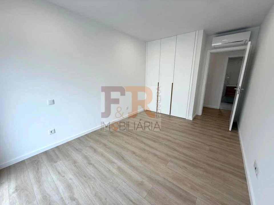 Moradia T3 para Venda em Fernao Ferro Foto 24