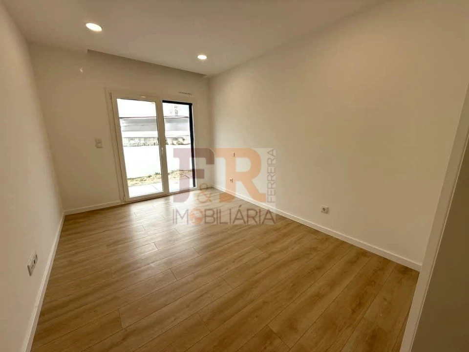 Moradia T3 para Venda em Fernao Ferro Foto 27