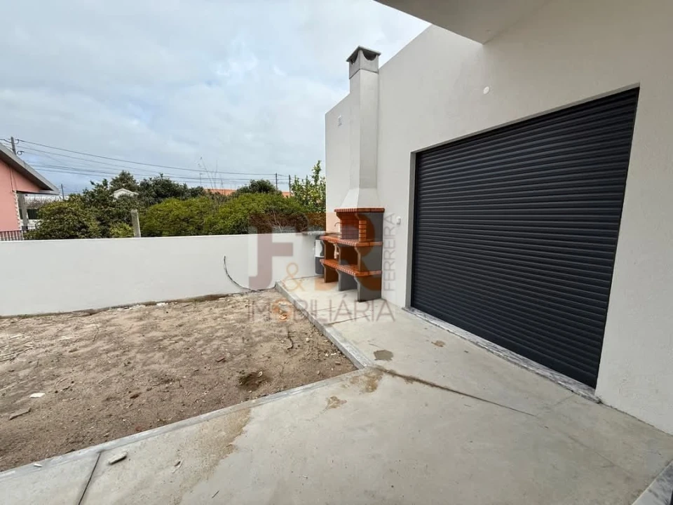 Moradia T3 para Venda em Fernao Ferro Foto 33