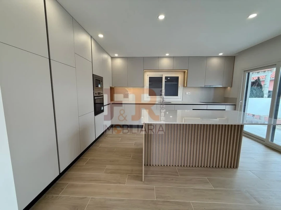 Moradia T3 para Venda em Fernao Ferro Foto 8