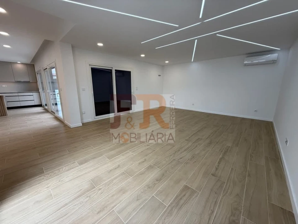 Moradia T3 para Venda em Fernao Ferro Foto 34