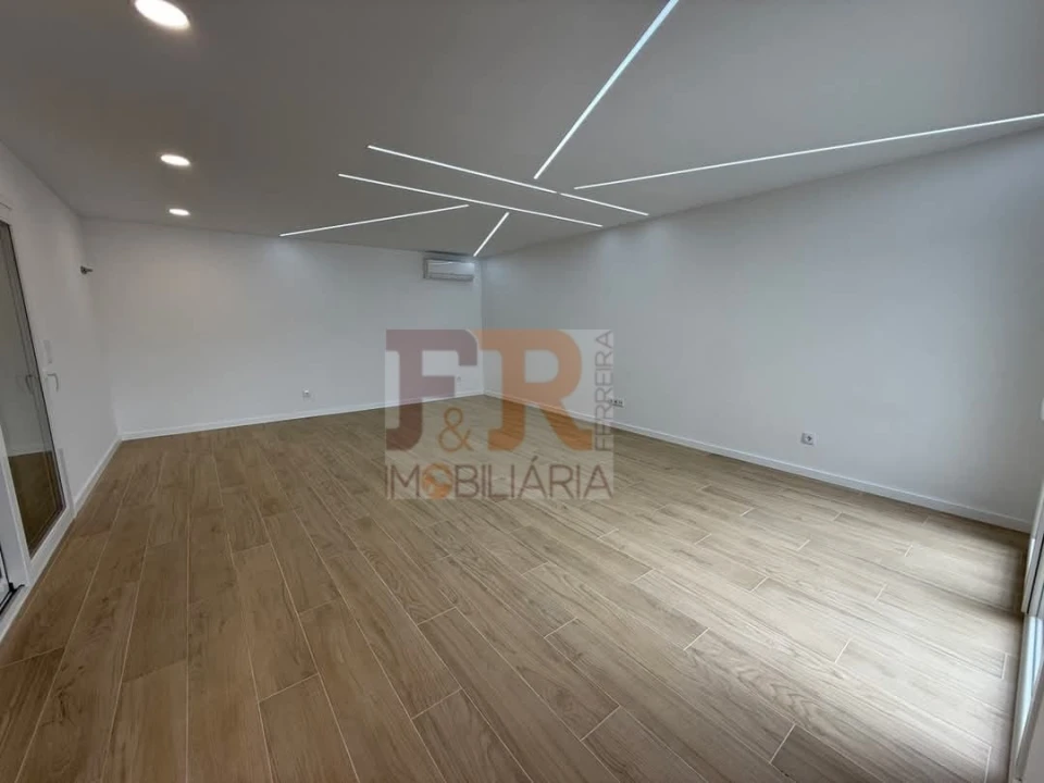 Moradia T3 para Venda em Fernao Ferro Foto 36