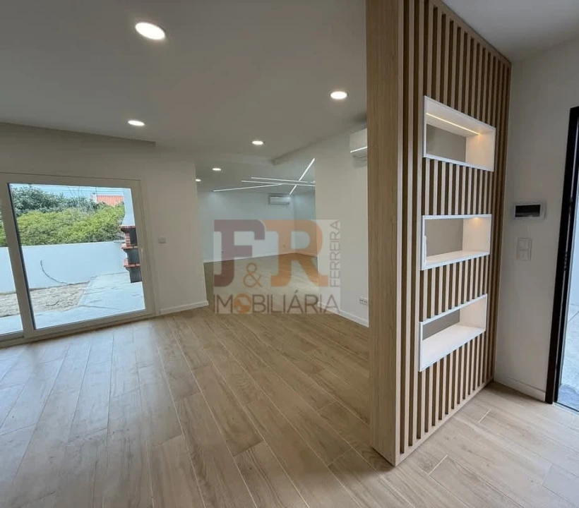 Moradia T3 para Venda em Fernao Ferro Foto 23