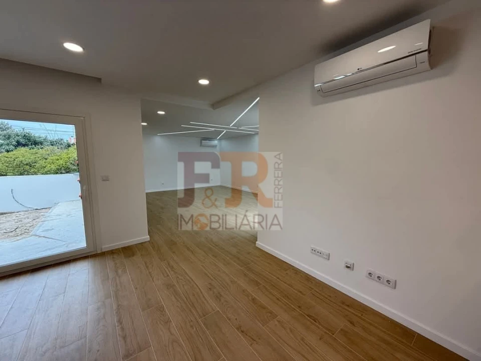 Moradia T3 para Venda em Fernao Ferro Foto 40