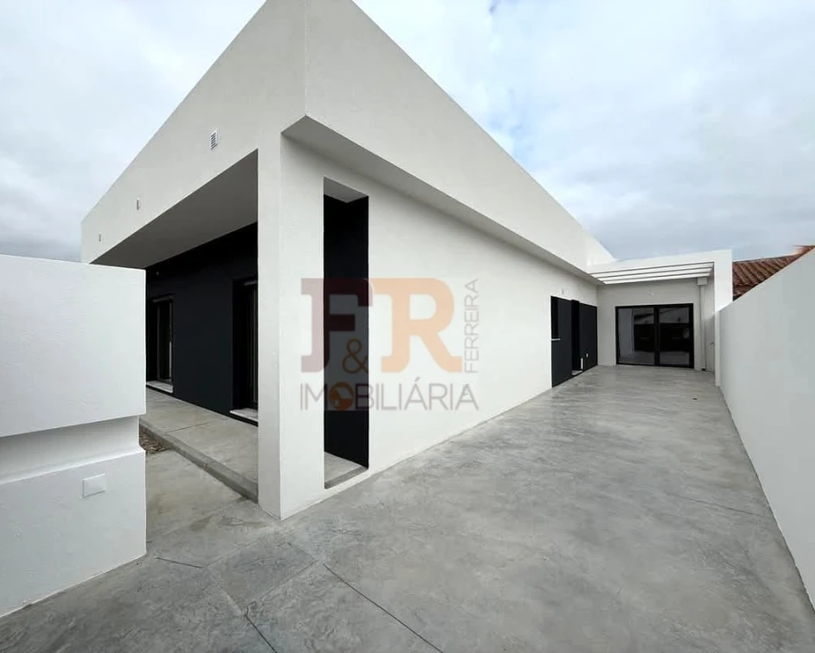 Moradia T3 para Venda em Fernao Ferro Foto 42