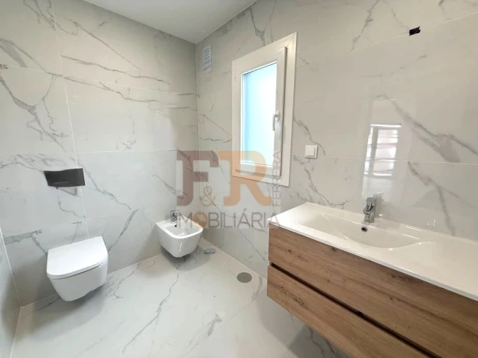 Moradia T3 para Venda em Fernao Ferro Foto 21