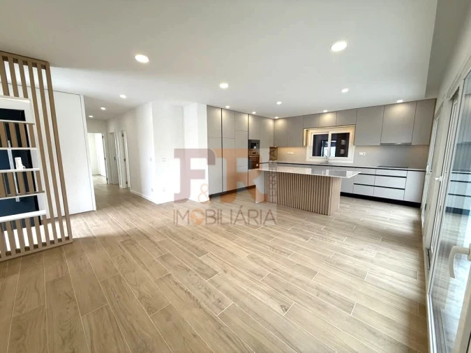 Moradia T3 para Venda em Fernao Ferro Foto 3