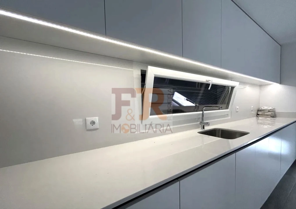 Moradia T3 para Venda em Fernao Ferro Foto 7