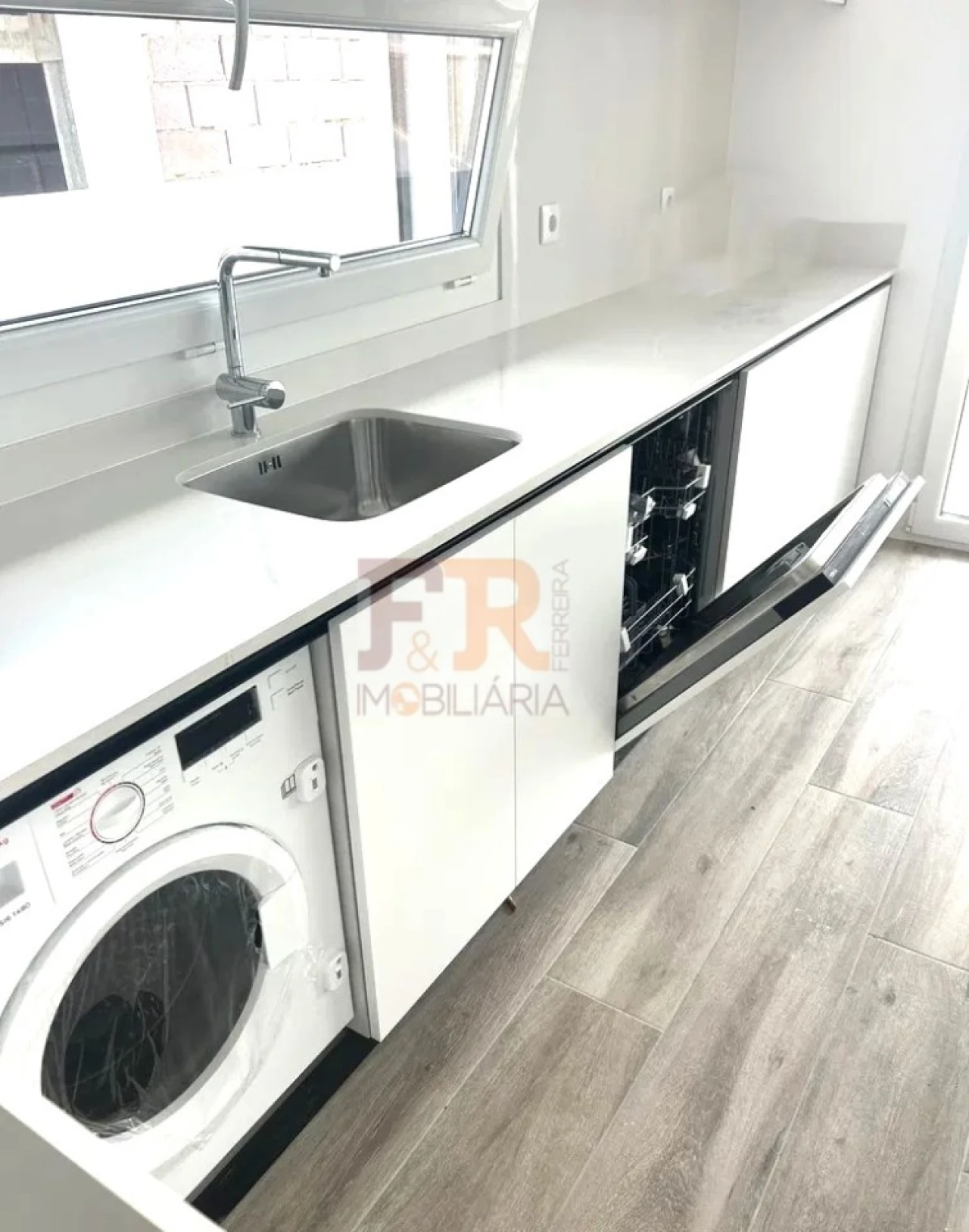 Moradia T3 para Venda em Fernao Ferro Foto 10