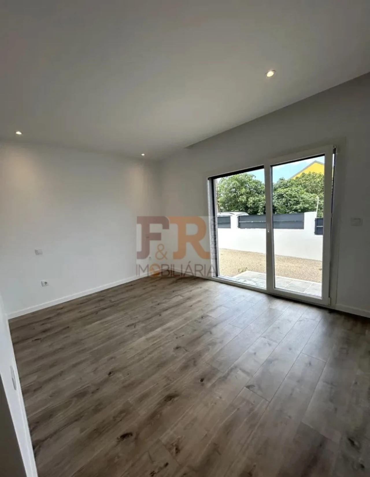 Moradia T3 para Venda em Fernao Ferro Foto 16