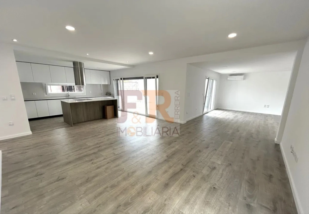 Moradia T3 para Venda em Fernao Ferro Foto 25