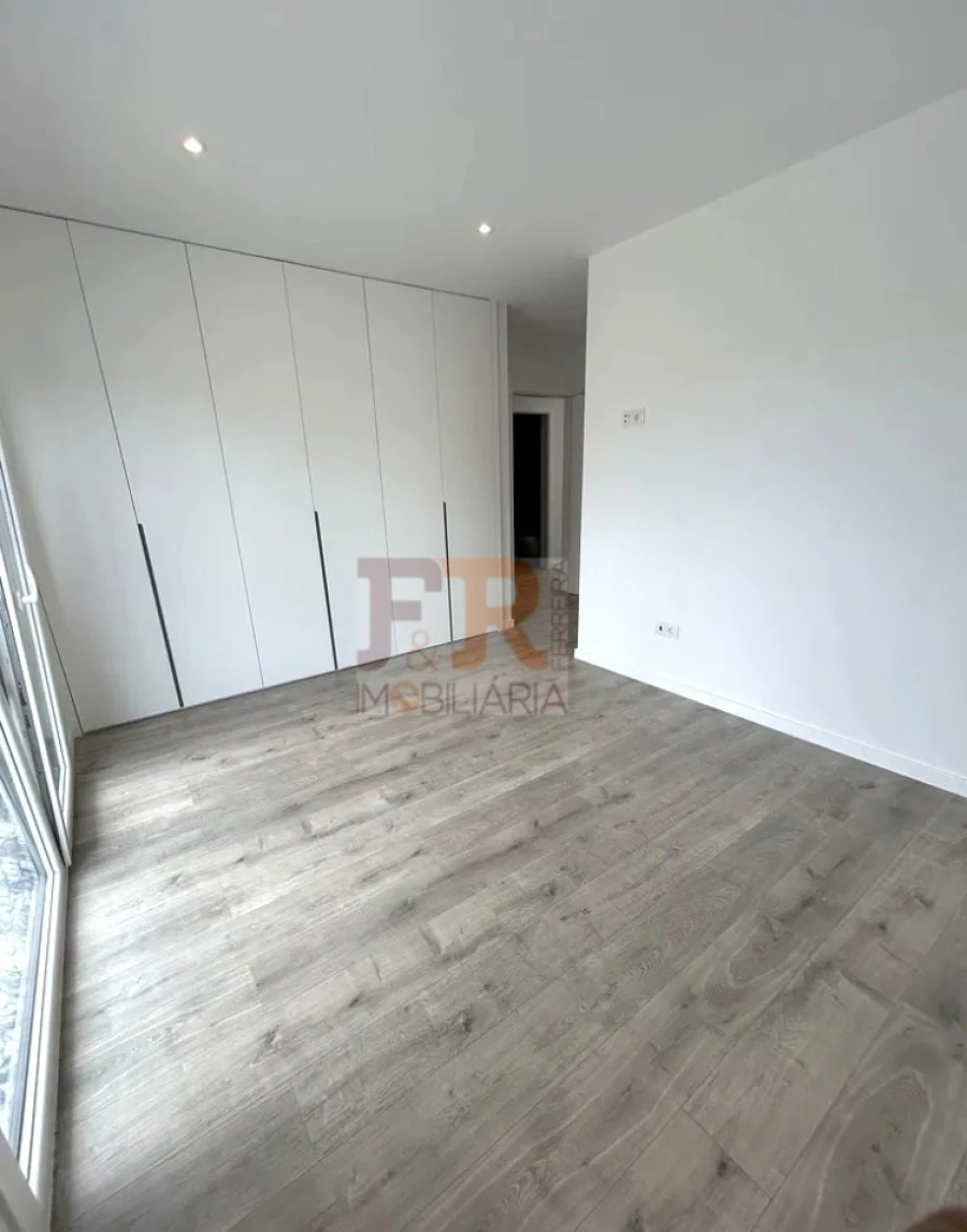 Moradia T3 para Venda em Fernao Ferro Foto 18