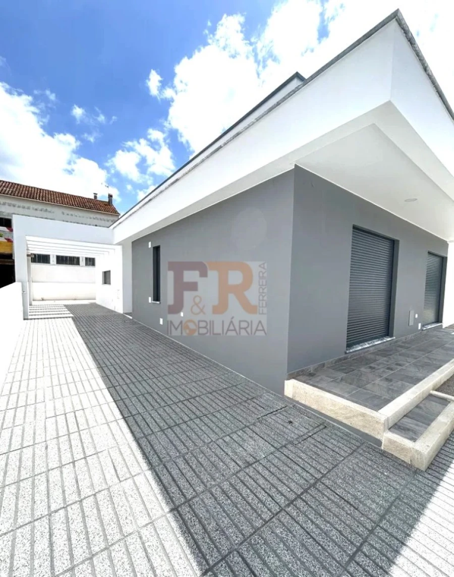 Moradia T3 para Venda em Fernao Ferro Foto 26