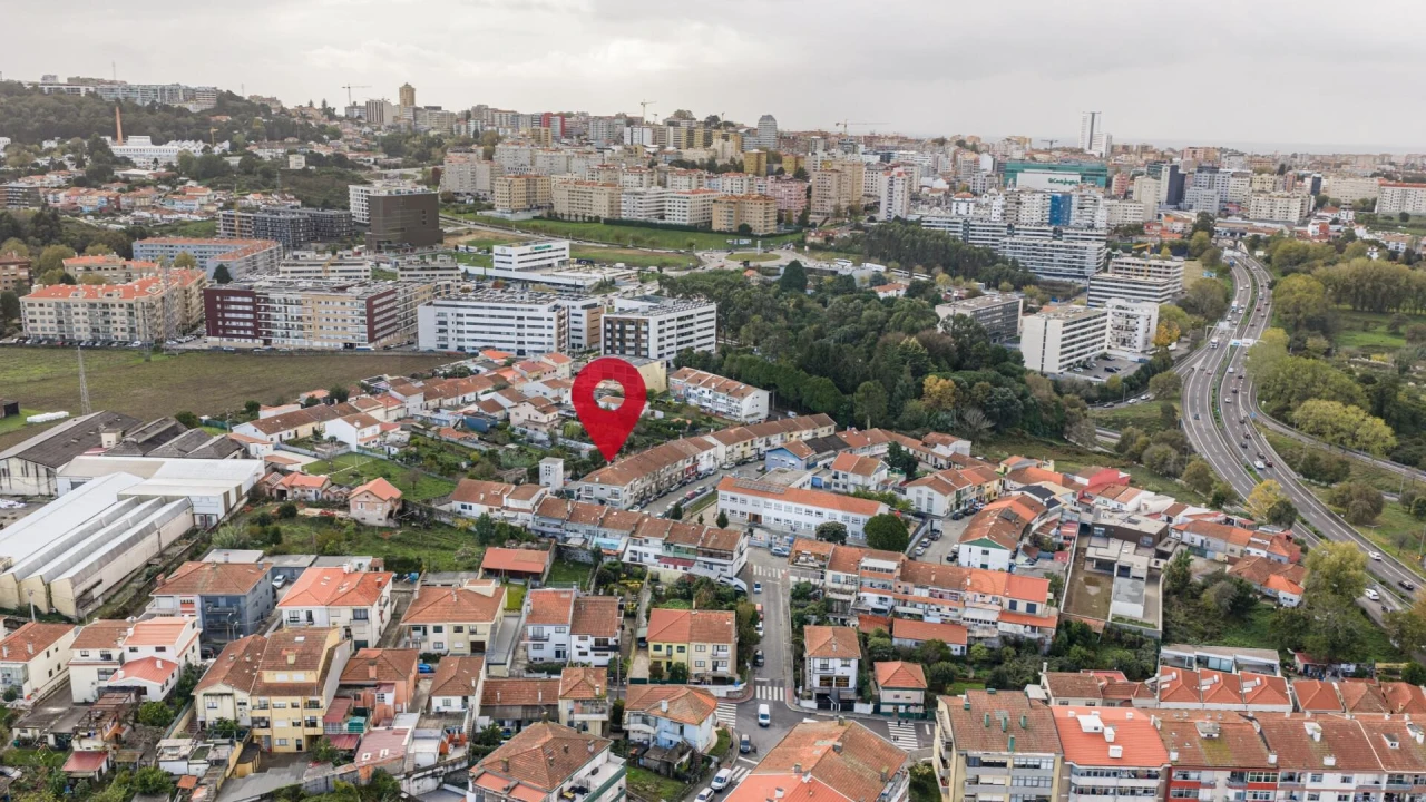 Moradia T4 para Venda em Oliveira do Douro Foto 27