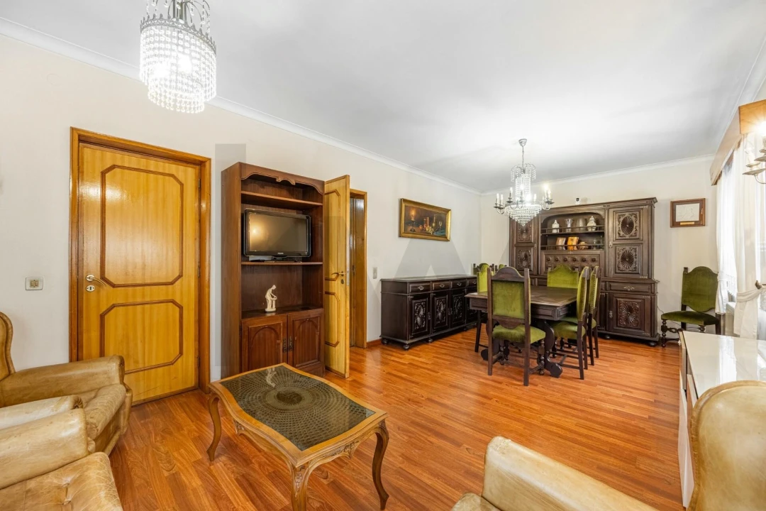 Moradia T4 para Venda em Oliveira do Douro Foto 10