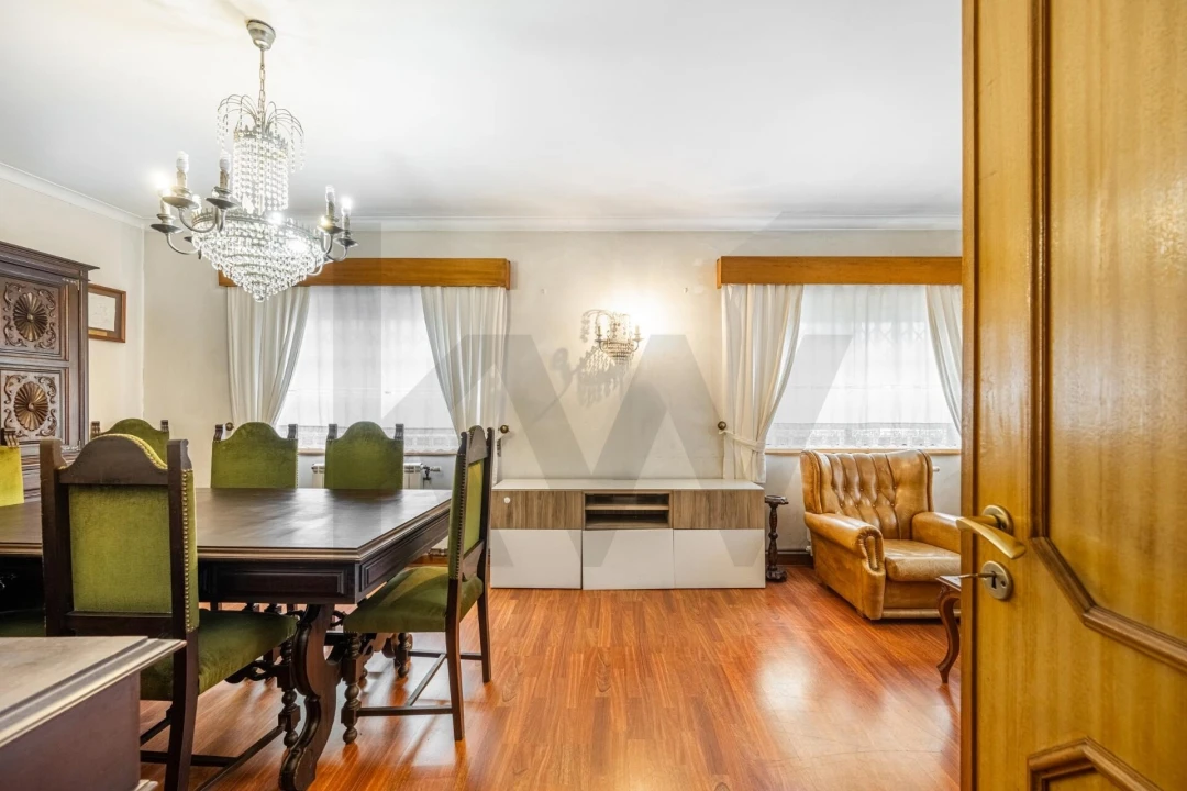 Moradia T4 para Venda em Oliveira do Douro Foto 8