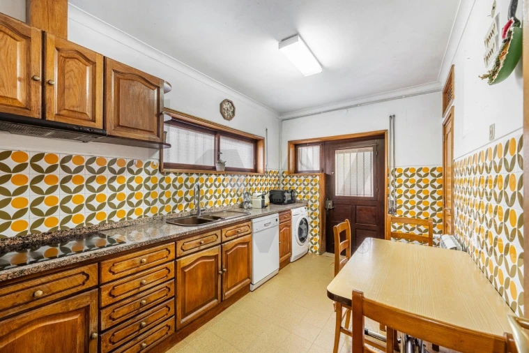 Moradia T4 para Venda em Oliveira do Douro Foto 6