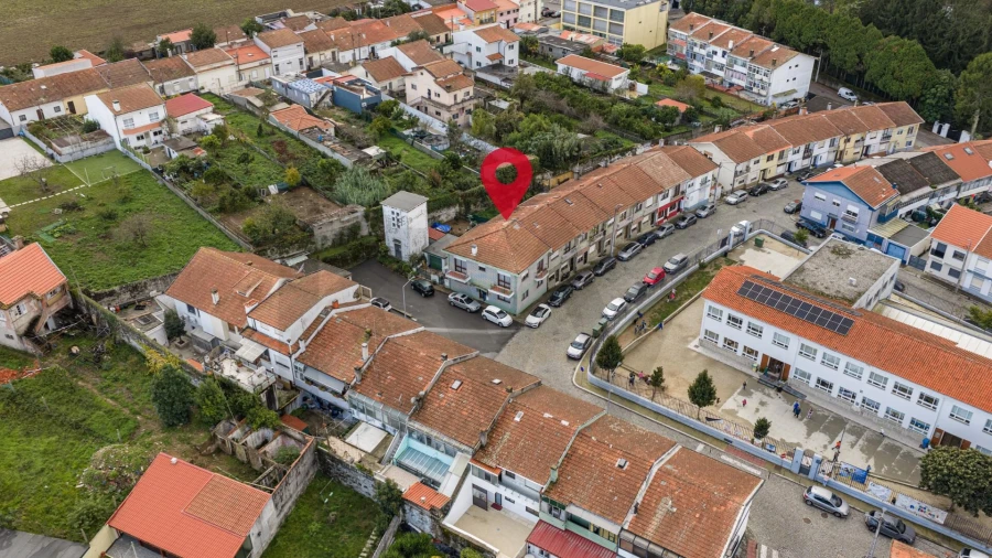 Moradia T4 para Venda em Oliveira do Douro Foto 30