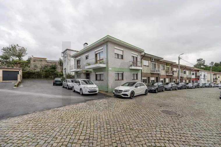 Moradia T4 para Venda em Oliveira do Douro